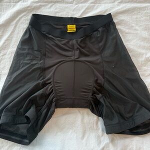 Mavic Men's Black Padded Cycling Shorts, Size M (USA)